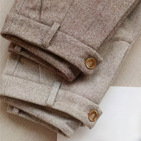 Effortless Vintage Trousers With Pleated Design 2