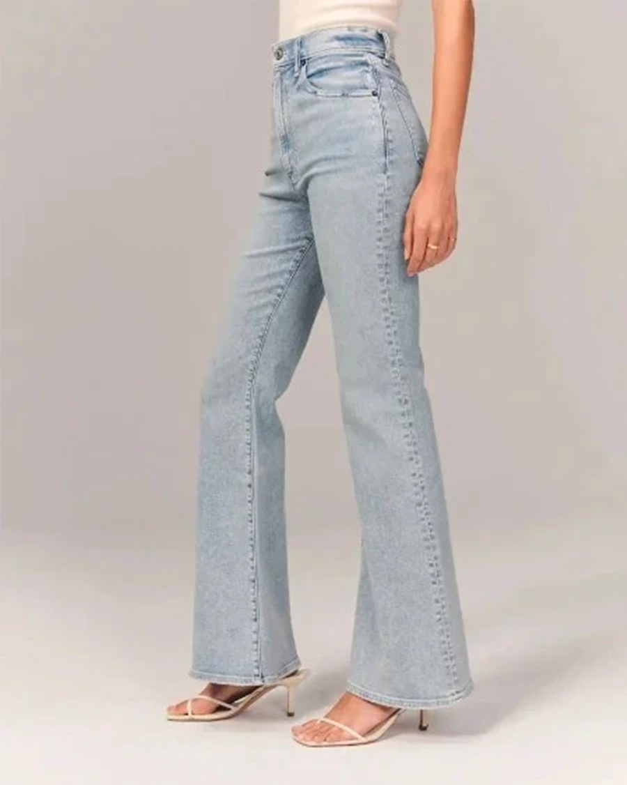 Effortless Women's Flare Jeans With High Waist 2
