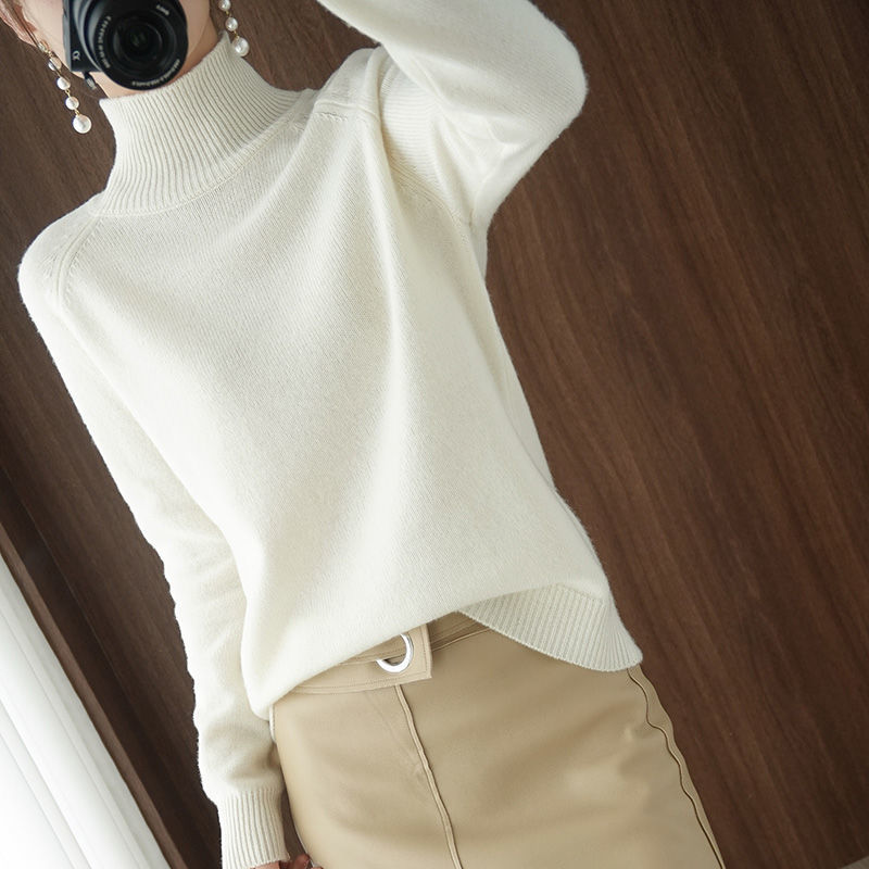 Effortless Women's Jumper With Chunky Knit Design 0