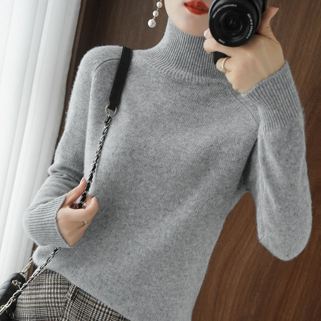 Effortless Women's Jumper With Chunky Knit Design 6