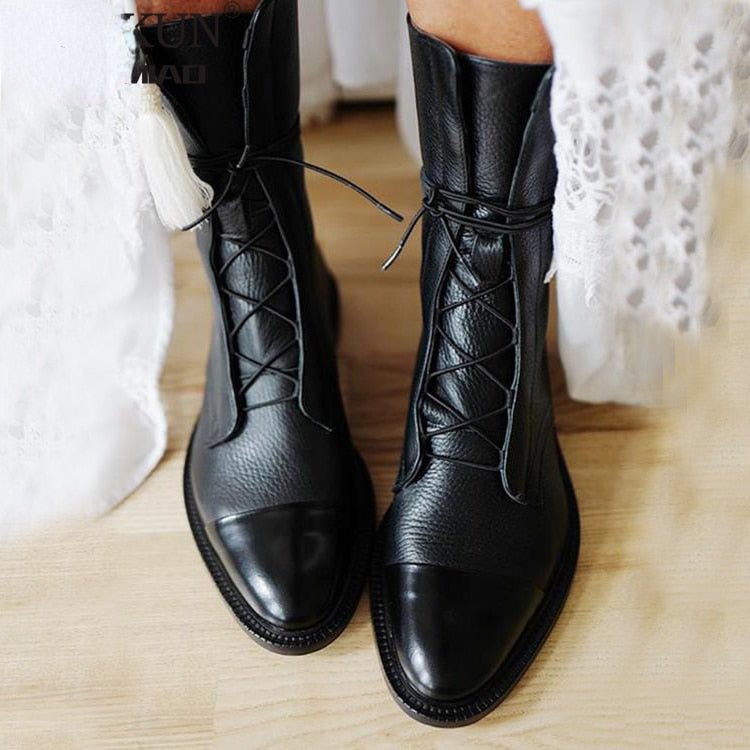Elegant Black Ankle Boots for Women 1