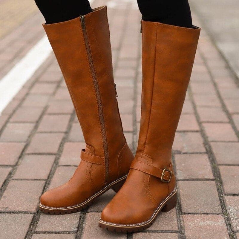 Elegant Black Knee High Boots With Buckle Detail 2