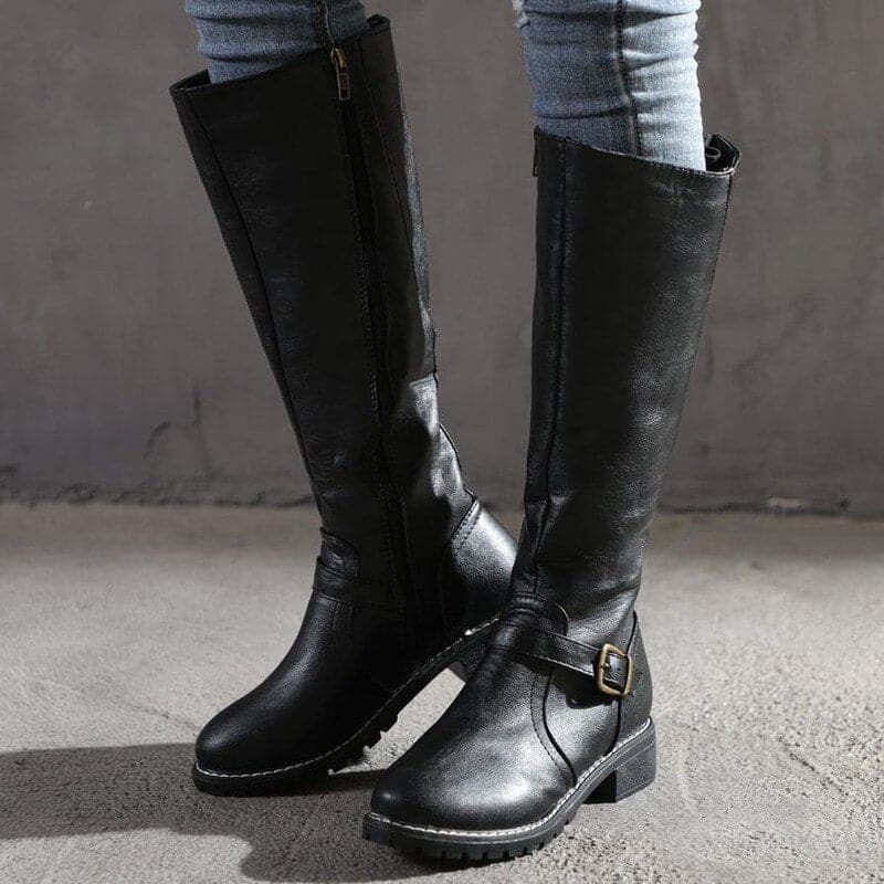 Elegant Black Knee High Boots With Buckle Detail 3