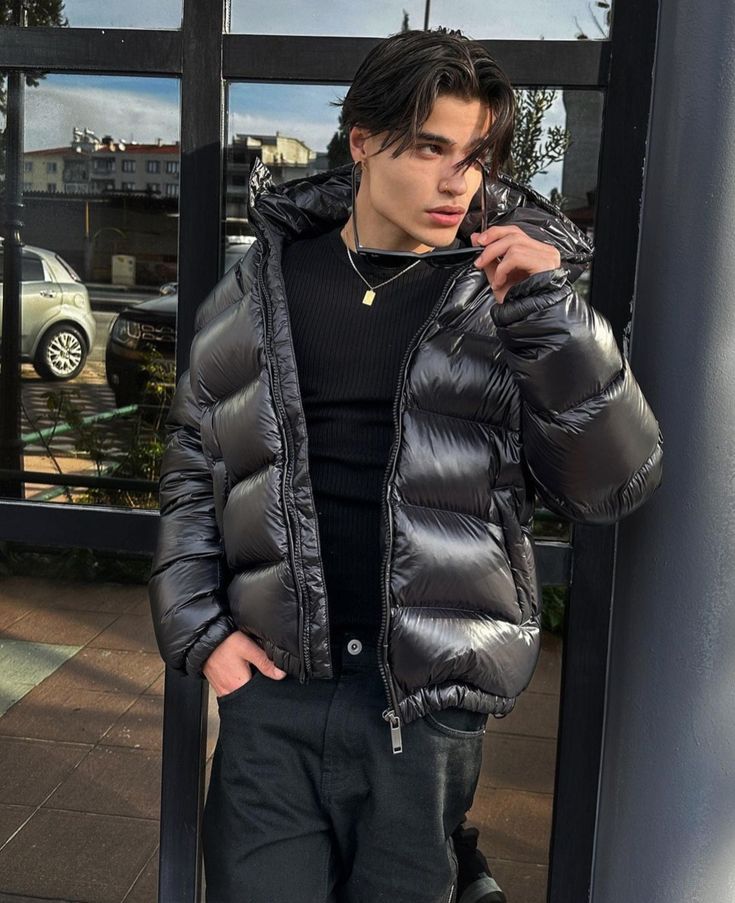 Modern Men's Puffer Jacket With Hooded Design 3